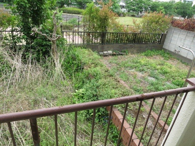 久米川兼六ハイムの庭