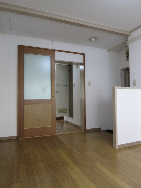 久米川兼六ハイムの洋室