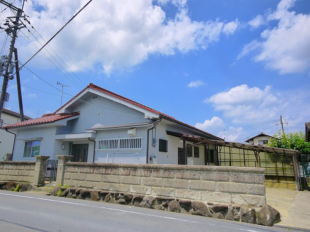六条植村一戸建の駐車場