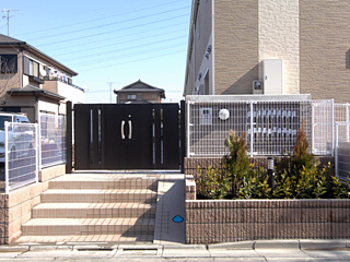 【外観パース】 | きょうでん | オートロックゲートです