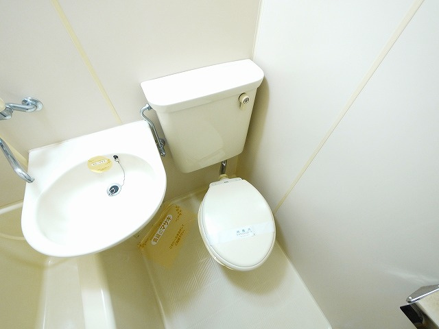CASA天理のトイレ|清潔感のあるトイレです