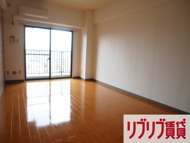 ジェネピア東千葉の居間・リビング