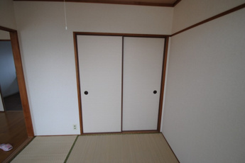 【収納】 | ※同建物別室の参考写真です