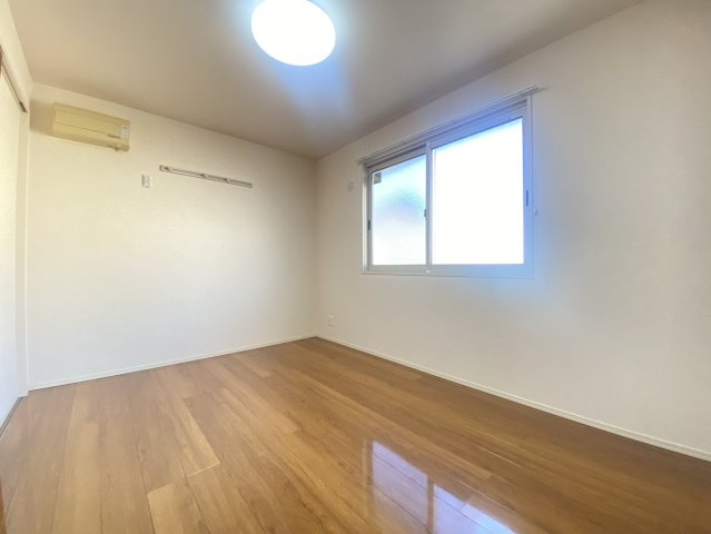 コム・シェ・ヴの洋室