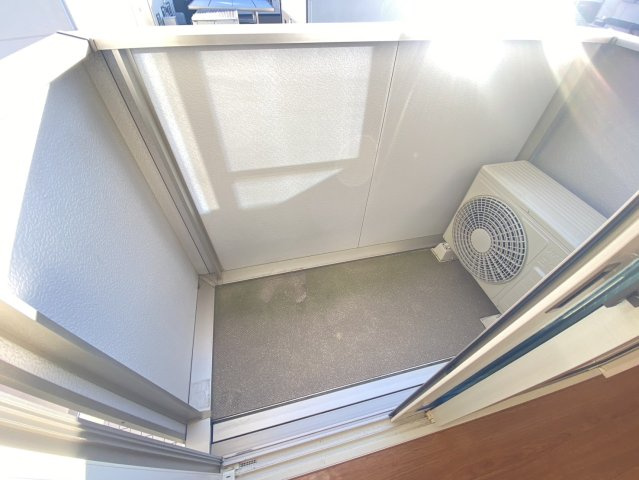 コム・シェ・ヴのバルコニー