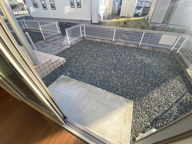 コム・シェ・ヴの庭