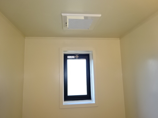 ハピネス２１の浴室|浴室換気扇・窓