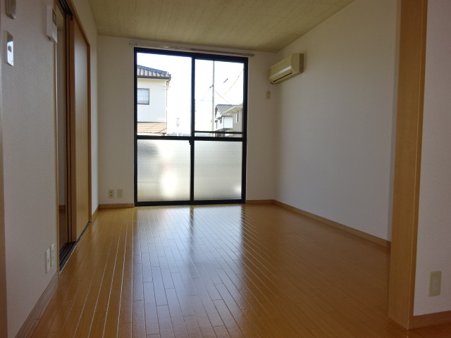 ハピネス２１の居間・リビング