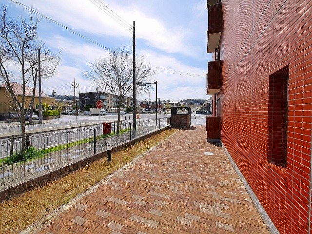 レーベン　ＡＺＵＫＩのエントランス|建物の内部です