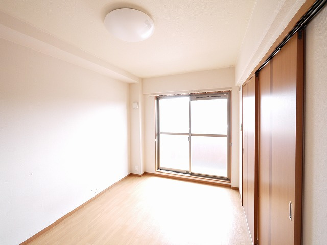 レーベン　ＡＺＵＫＩの洋室|コンパクトで使いやすい洋室です