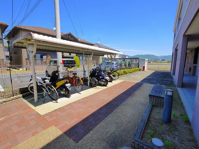 モンシェリーのその他共用部分|ゆったりとした駐輪スペース