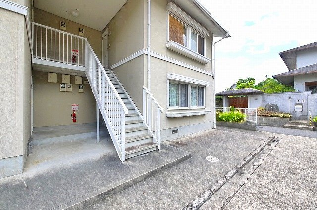 タウンコート西Bのエントランス|清潔なエントランスです