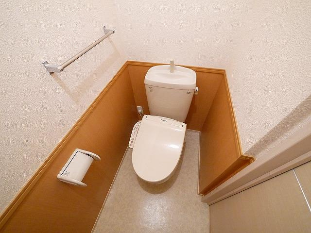 リビングタウン西大寺のトイレ|ゆったりとした空間のトイレです