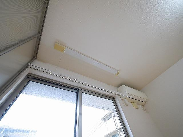 リビングタウン西大寺の設備|室内物干し