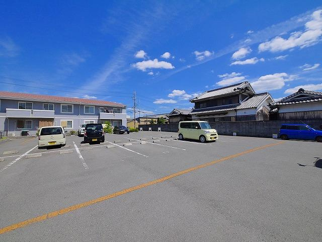 ブランドール　Ｄ（磯城郡）の駐車場|駐車スペースもあります