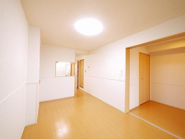 ミーハイツの居間・リビング|ゆったりとした居間です