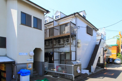 【外観】 | ペアパレス八幡山 | 閑静な住宅街に立地です。