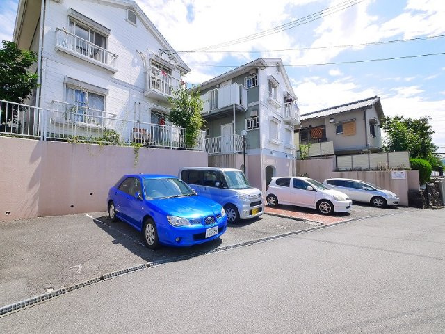 生駒川パークハイツの駐車場|カースペースがあります