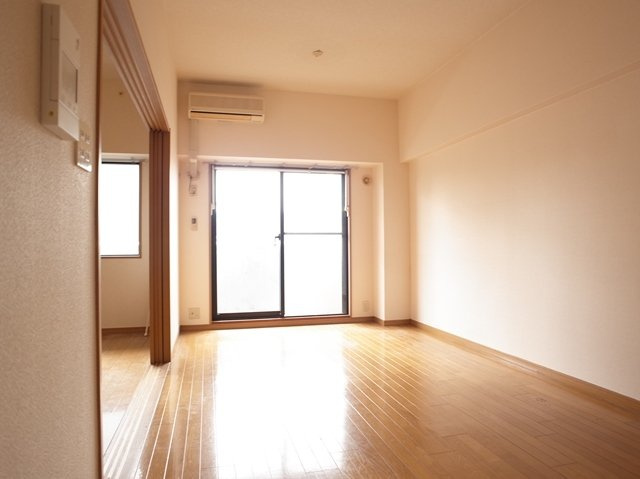 グランモール秋山の居間・リビング|グランモール秋山（1LDK）　リビング