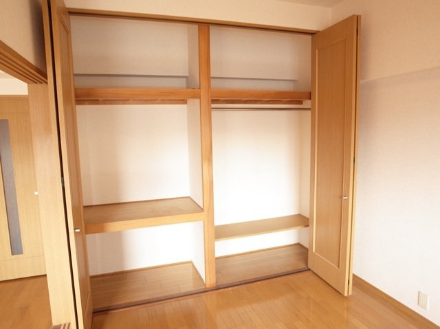 グランモール秋山の収納|グランモール秋山（1LDK）　収納