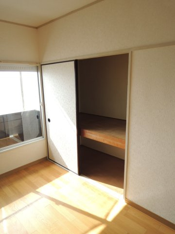 カツザワコーポAの収納|写真は203号室【カツザワコーポＡ】