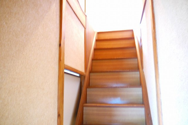 奥田隆司貸家のエントランス