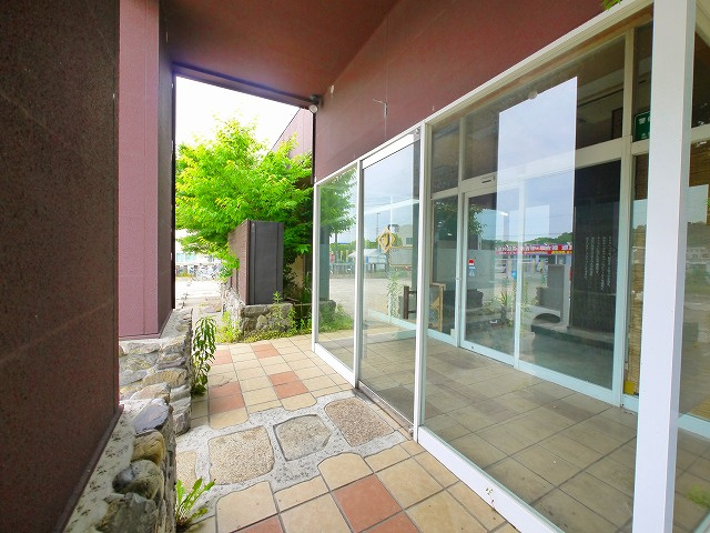 秋篠町店舗の外観