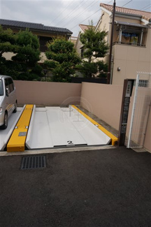 【駐車場】