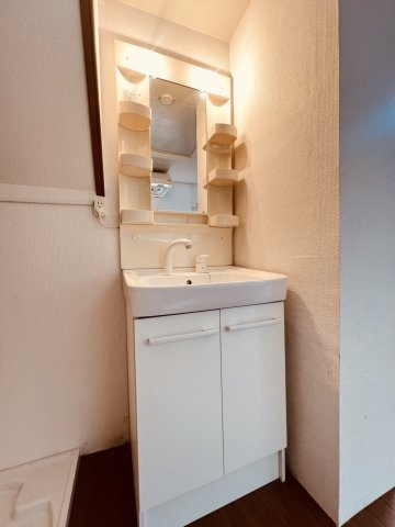 千鳥が丘3丁目貸家の洗面所