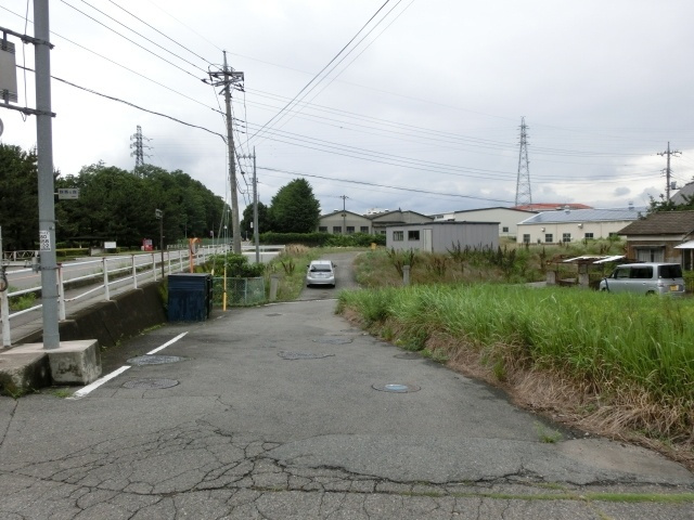 高崎市綿貫町売土地　73.27坪の前面道路含む現地写真|南道路から西側撮影