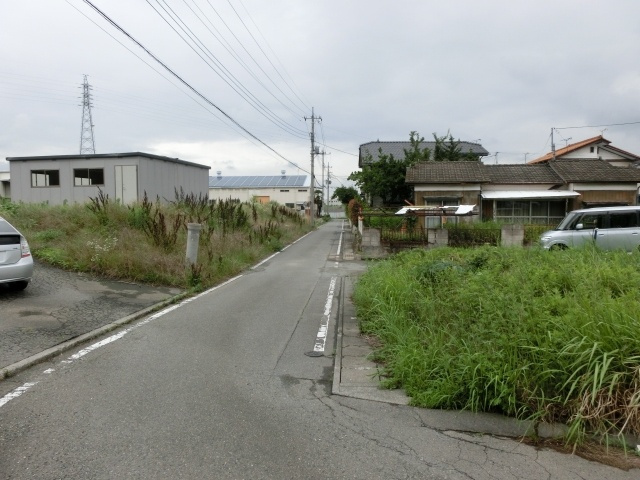 高崎市綿貫町売土地　73.27坪の前面道路含む現地写真|西道路から北側撮影
