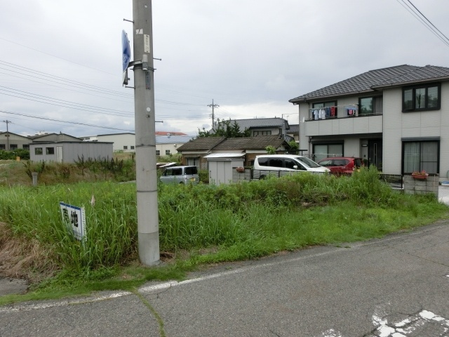 高崎市綿貫町売土地　73.27坪の外観|東道路から撮影