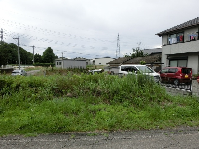 高崎市綿貫町売土地　73.27坪の外観|東道路から撮影