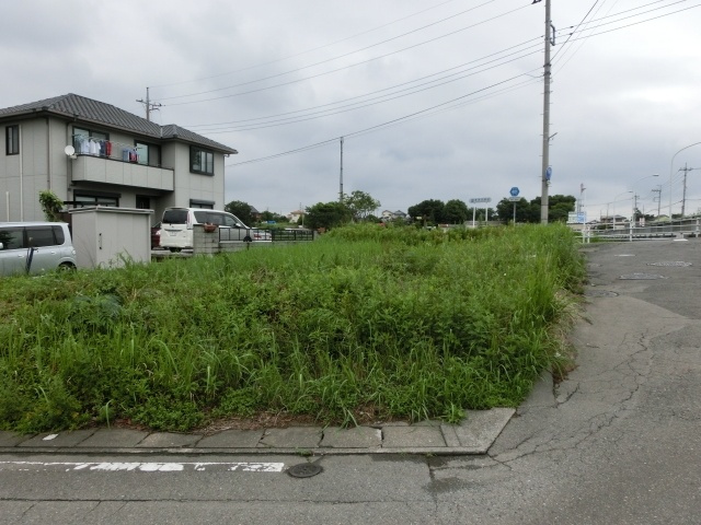 高崎市綿貫町売土地　73.27坪の外観|西道路から撮影