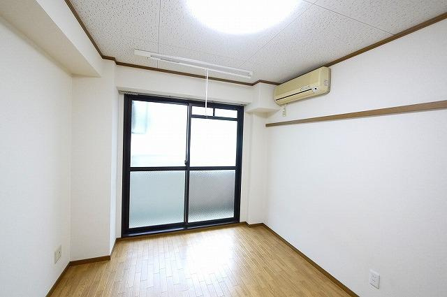 新大宮シティ・パルの居間・リビング