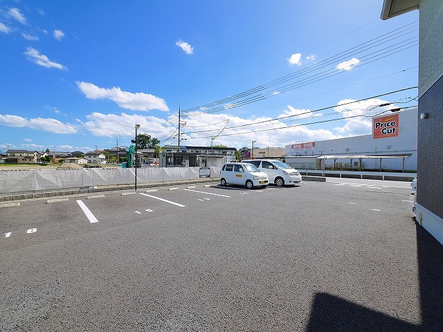シェソワ（六条）の駐車場