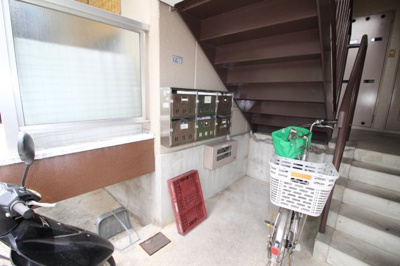 【エントランス】 | 岡町ハイツ