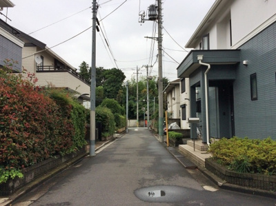 【周辺】 | 三井ホーム(浜田山賃貸一戸建て) | スッキリとし前面道路