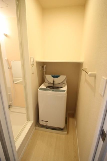 【洗面所】 | レオネクスト稲田 | 脱衣所＆洗濯機☆