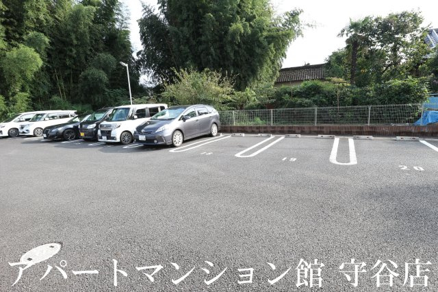 エクセルハイムヤマセイの駐車場