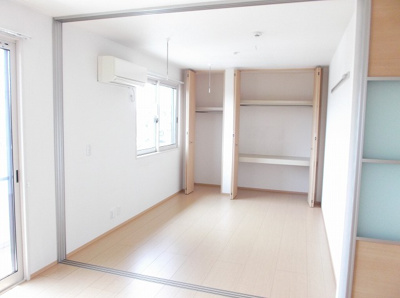 【その他】 |  パティオ川木谷　Ａ | エアコン３台、全室完備！