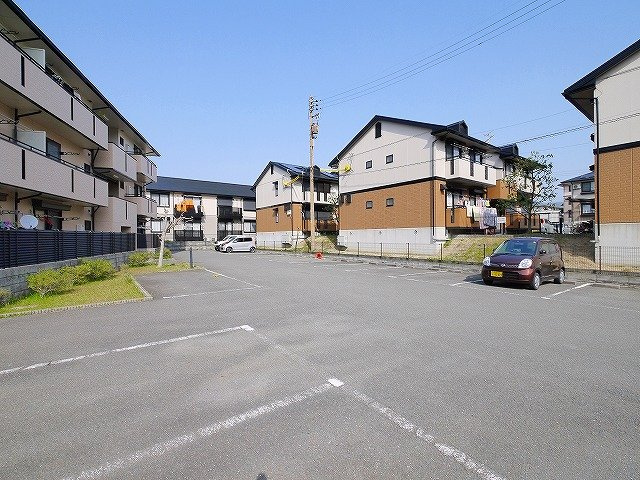 アルタイル梅美台の駐車場|駐車場に車を止められます