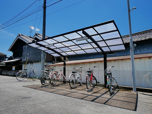 ミューム高円のその他共用部分|ゆったりとした駐輪スペース