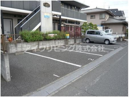 エーデルワイス駐車場