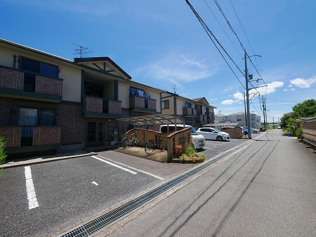 エイトキューブ　Ａ棟の駐車場