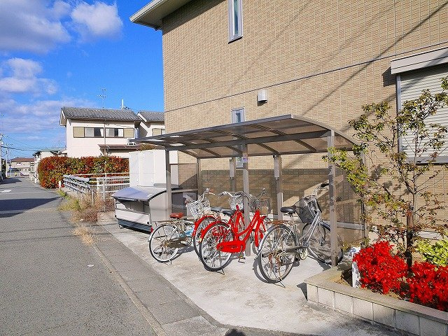 カーサー カトレアのその他共用部分|敷地内駐輪場です。