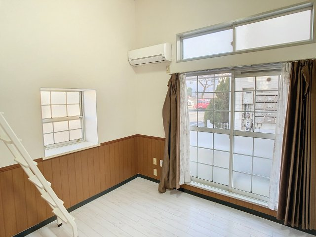 アップルハウス緑町Bの洋室|広々とした洋室です