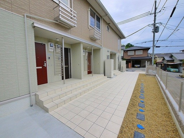 メルシーのエントランス|落ち着いたエントランスです