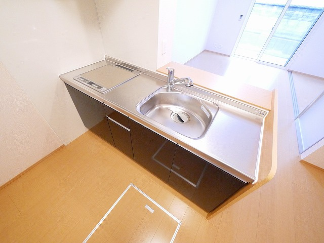 メルシーのキッチン|コンパクトなキッチンで掃除もラクラク