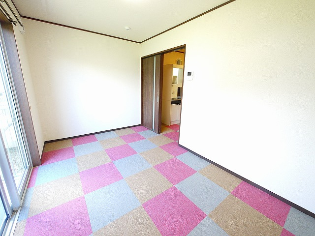 南紀寺ハイツの居間・リビング